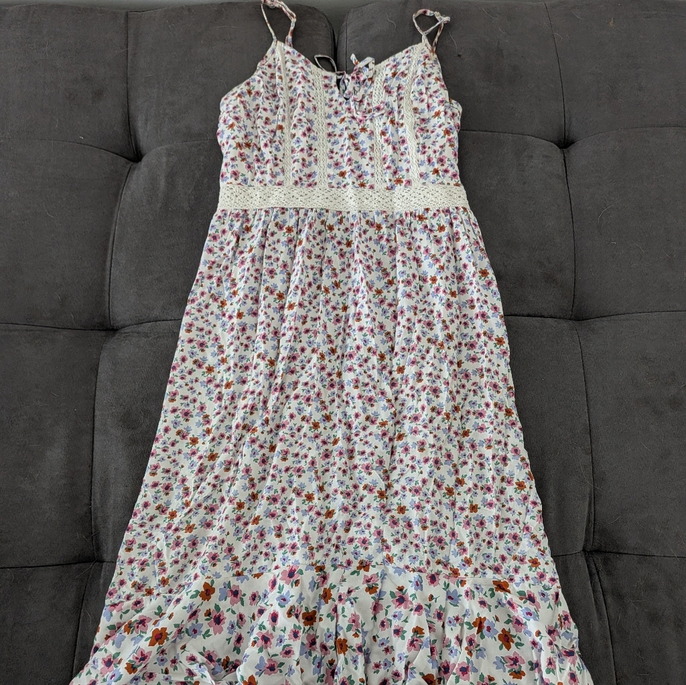 Floral Maxi Dress with Lace Trim